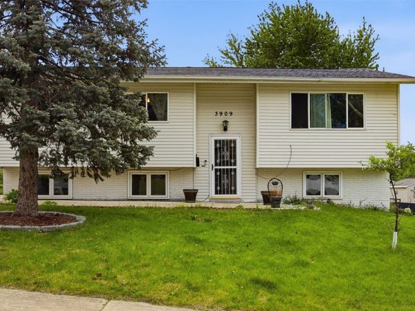 3909 13th Avenue SE, Cedar Rapids, IA 52403