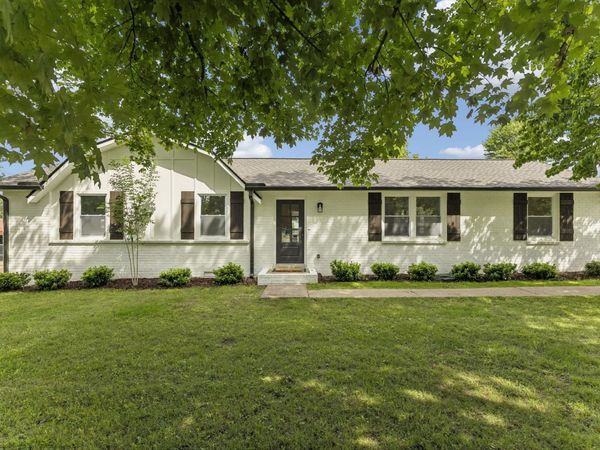 4006 Westwood Dr , Columbia, TN 38401