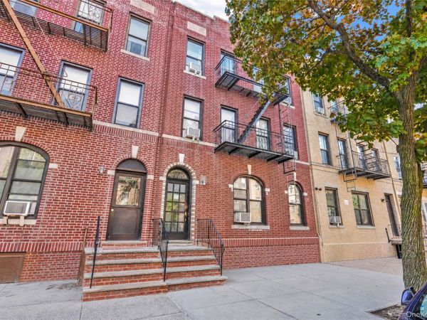 3155 35th Street , Astoria, NY 11106