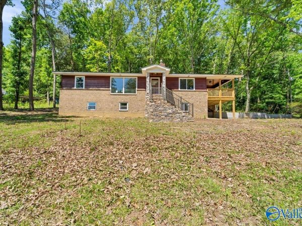 112 N Greenway Drive, Trinity, AL 35673