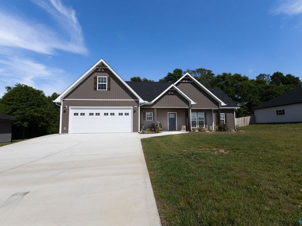 128 Carrington Lane, Albertville, AL 35950