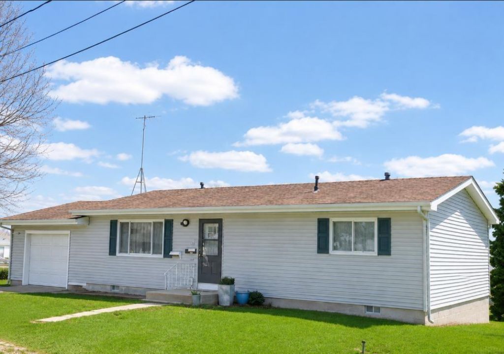 700 7th Street, Gladbrook, IA 50635 Main Photo