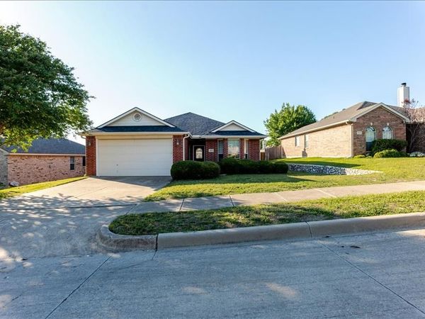 10332 Trevino Lane, Benbrook, TX 76126