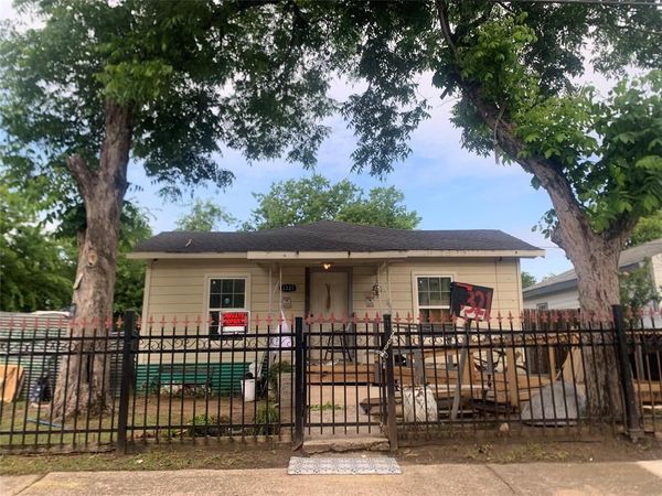 3321 Brantley Street , Dallas, TX 75212