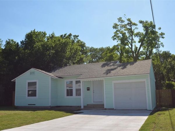 4240 Standish Road , Fort Worth, TX 76133