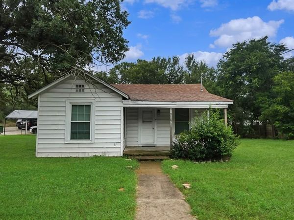 216 19th Street , Mineral Wells, TX 76067