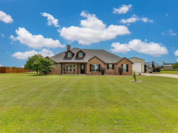 11210 Lakecrest Drive, Sanger, TX 76266