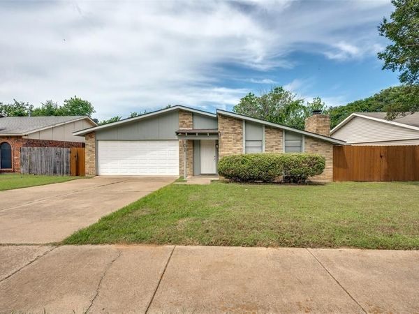 4708 Woodfield Drive, Arlington, TX 76016