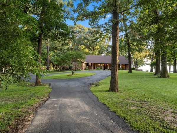 101 County Road 1299 , Yantis, TX 75497
