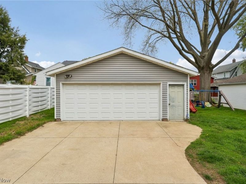 403 E Baird Avenue, Barberton, OH 44203 Photo 32