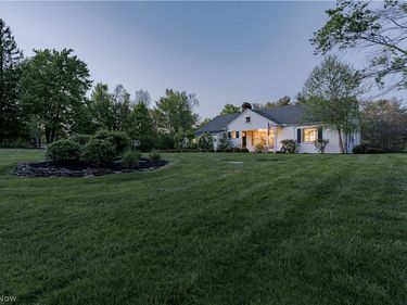 35 Murwood Drive , Moreland Hills, OH 44022