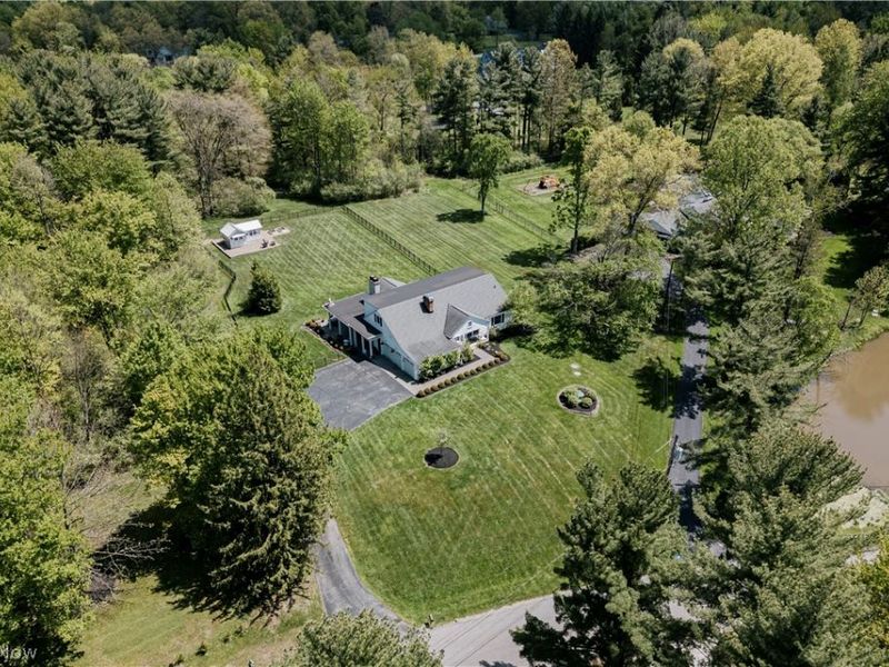 35 Murwood Drive, Moreland Hills, OH 44022 Photo 4
