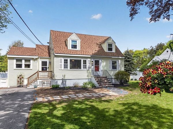 34 Andover St, Wilmington, MA 01887