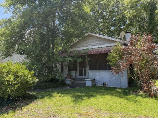 808 N 10th Ave., Laurel, MS 39440