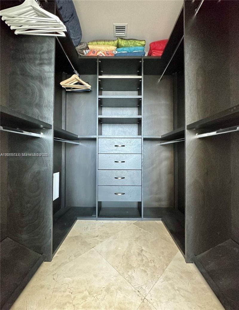 888 SE Biscayne Blvd , Unit 4803, Miami, FL 33132 Photo