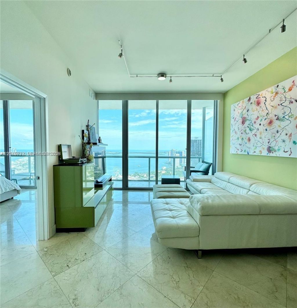 888 SE Biscayne Blvd , Unit 4803, Miami, FL 33132 Photo