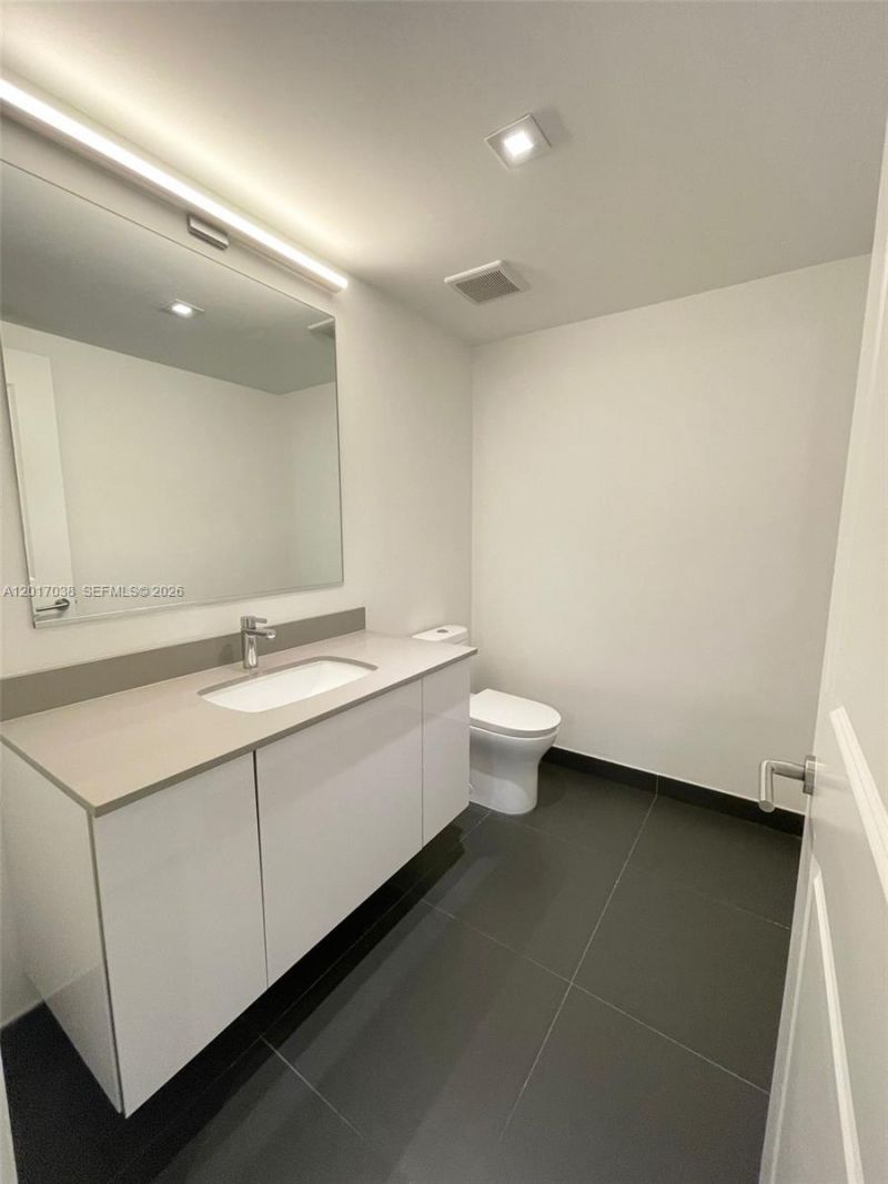 1600 NE 1st Ave , Unit 2405, Miami, FL 33132 Photo