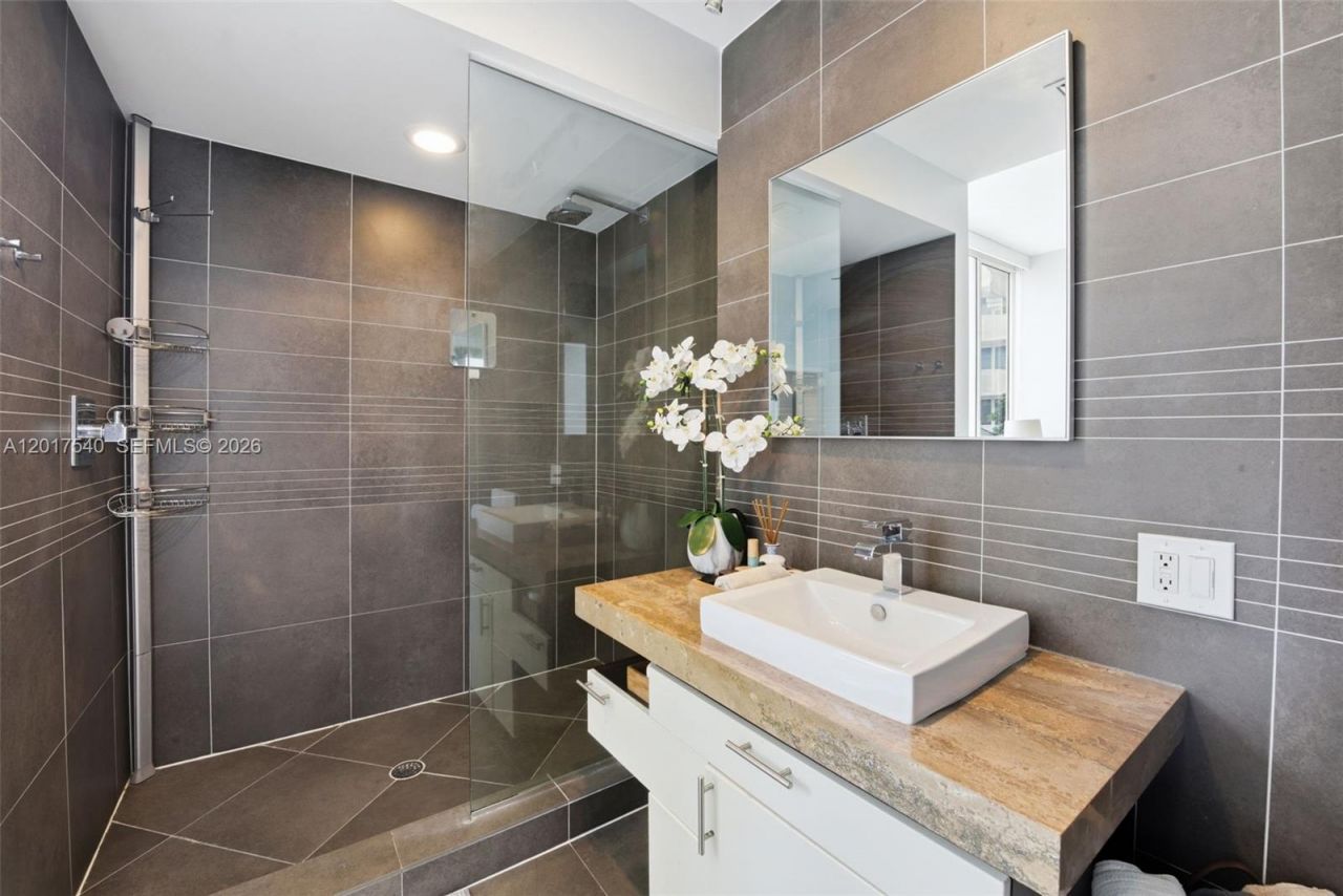 2100 Park Ave, Unit 302, Miami Beach, FL 33139 Photo