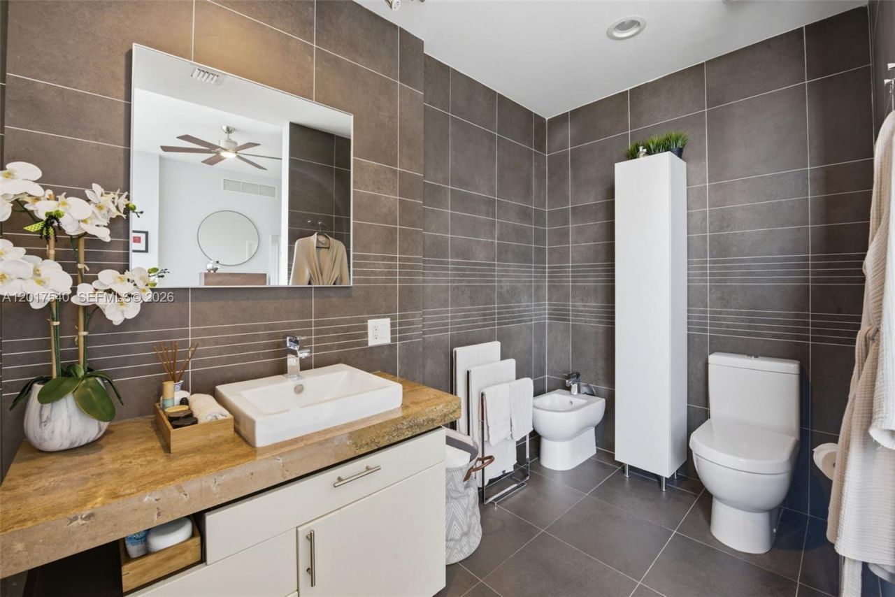 2100 Park Ave, Unit 302, Miami Beach, FL 33139 Photo