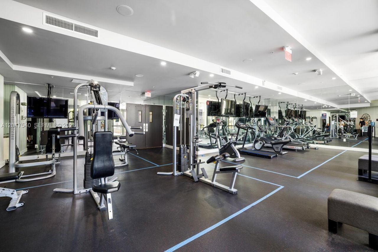 2100 Park Ave, Unit 302, Miami Beach, FL 33139 Photo