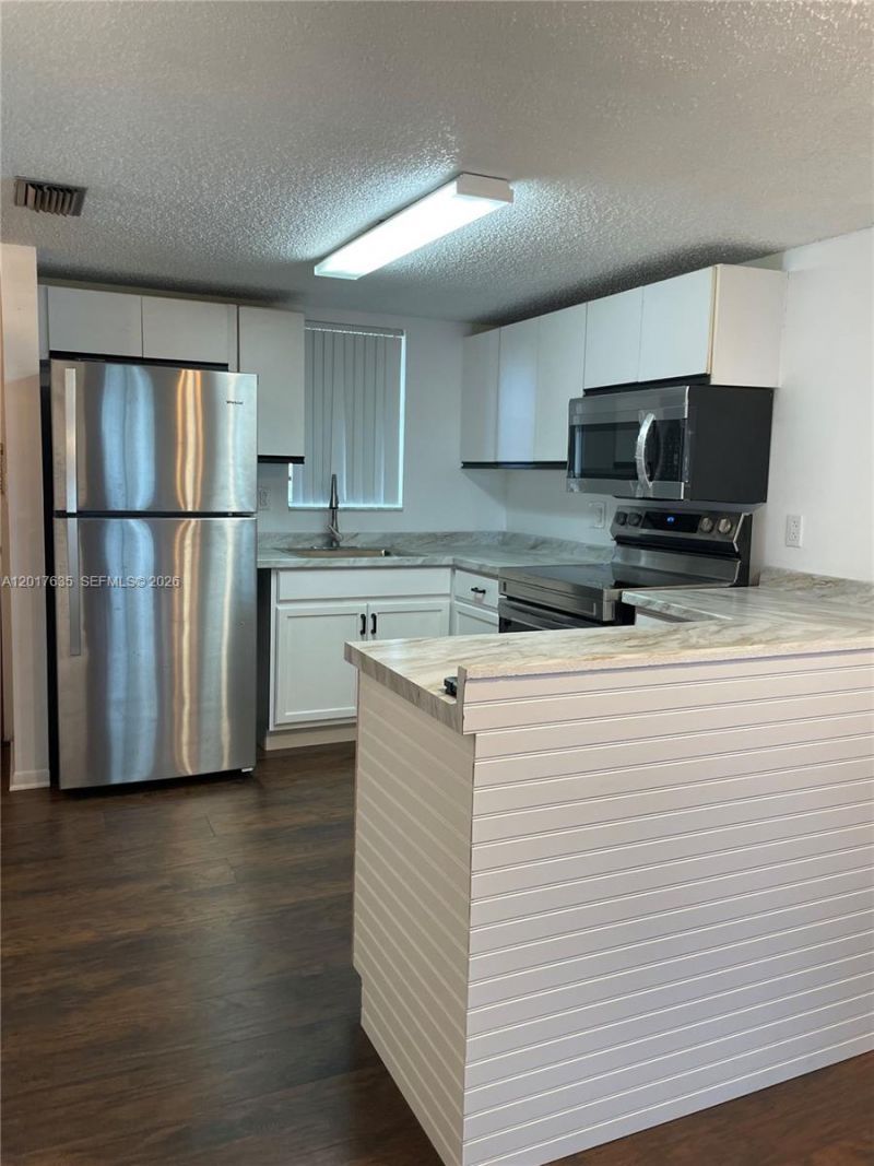 5650 W 26th Ct , Unit 207, Hialeah, FL 33016 Photo