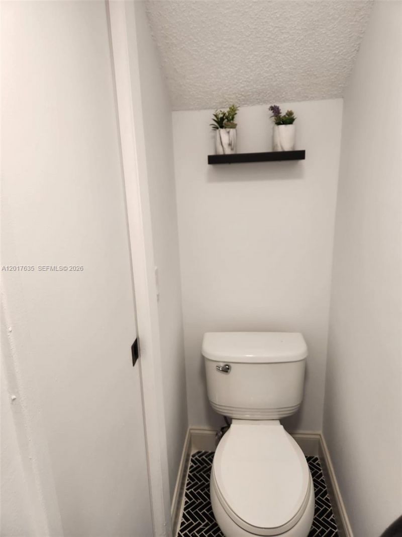 5650 W 26th Ct , Unit 207, Hialeah, FL 33016 Photo