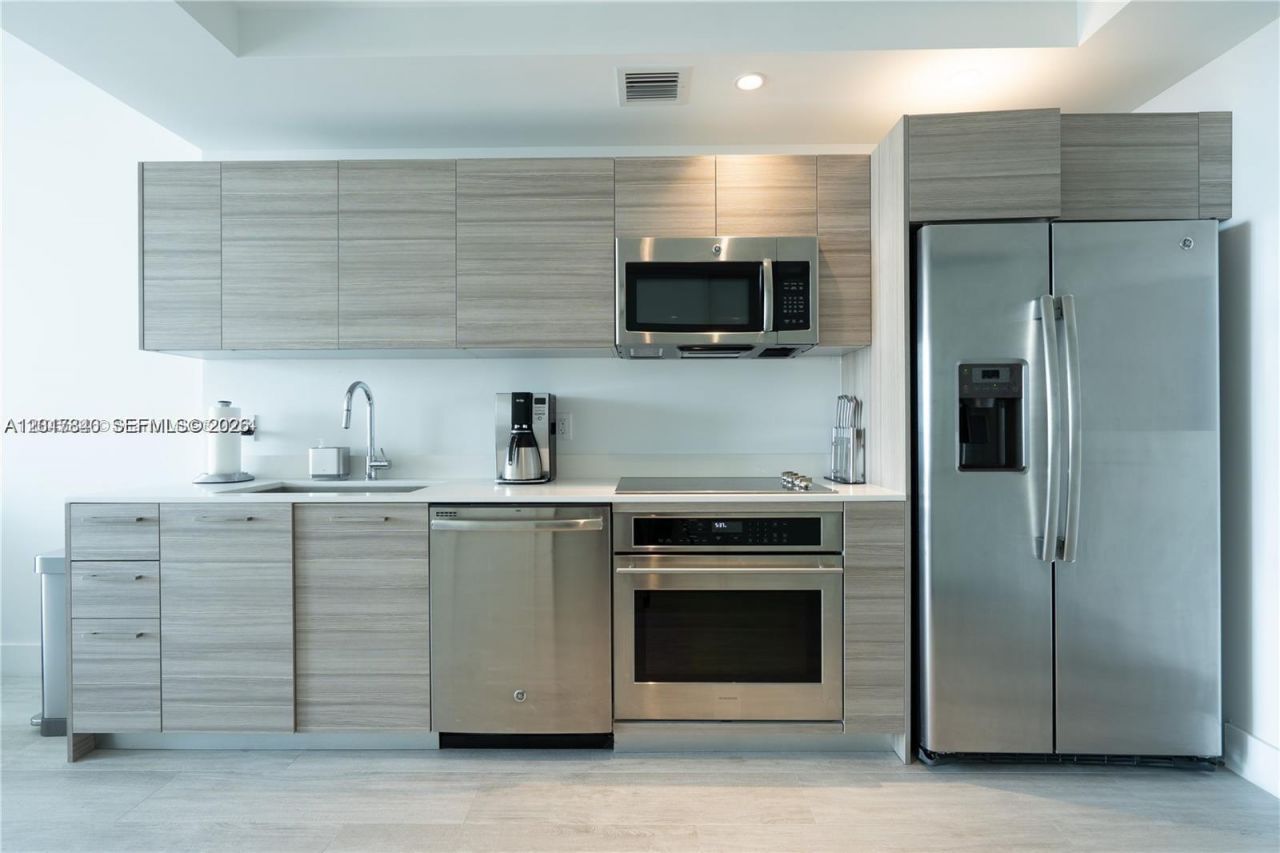 121 NE 34th St , Unit 806, Miami, FL 33137 Photo