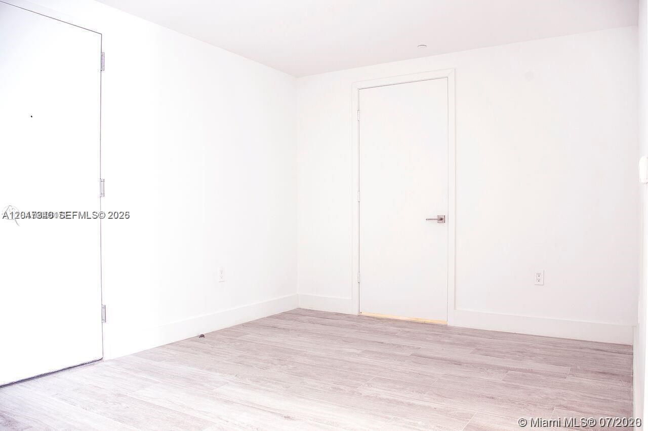 121 NE 34th St , Unit 806, Miami, FL 33137 Photo