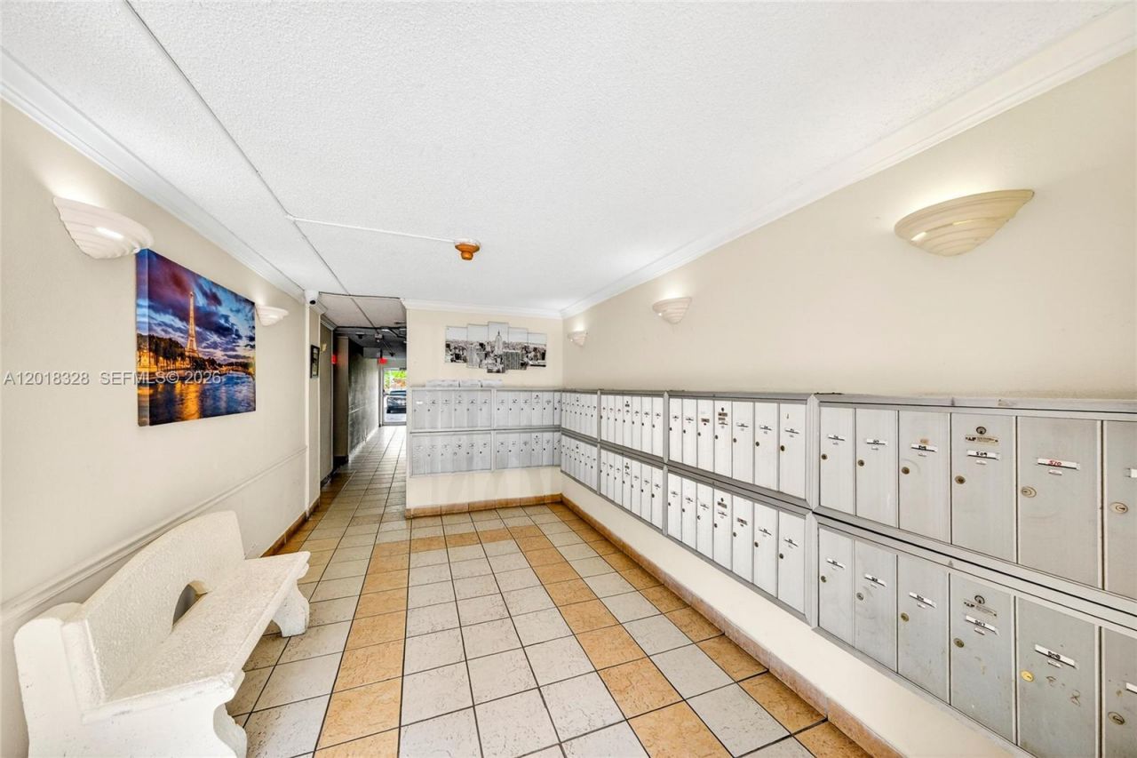 4801 NW 7th St , Miami, FL 33126 Photo