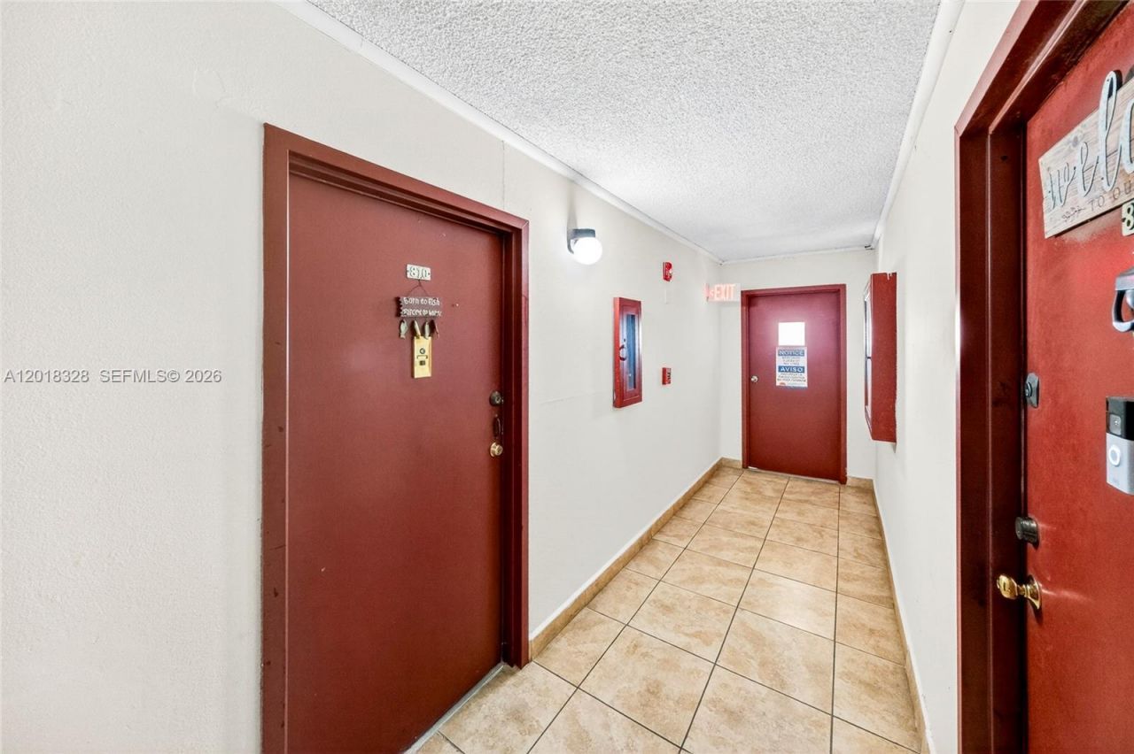 4801 NW 7th St , Miami, FL 33126 Photo