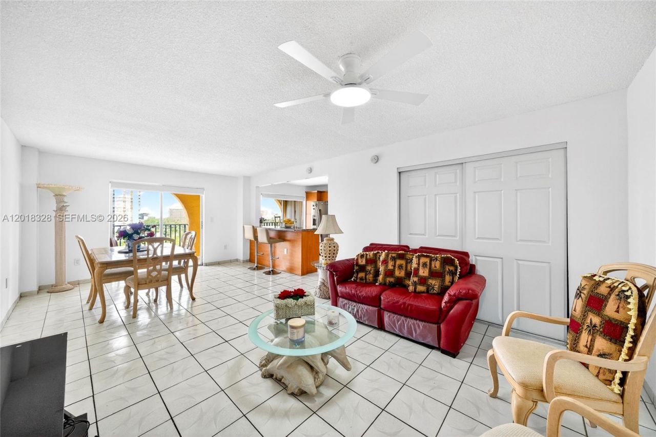 4801 NW 7th St , Miami, FL 33126 Photo