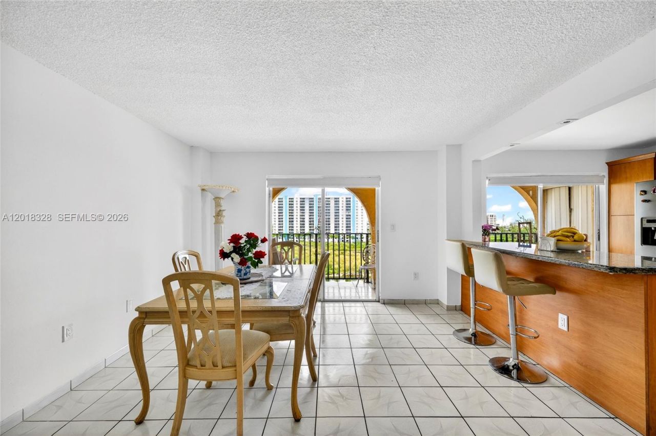 4801 NW 7th St , Miami, FL 33126 Photo