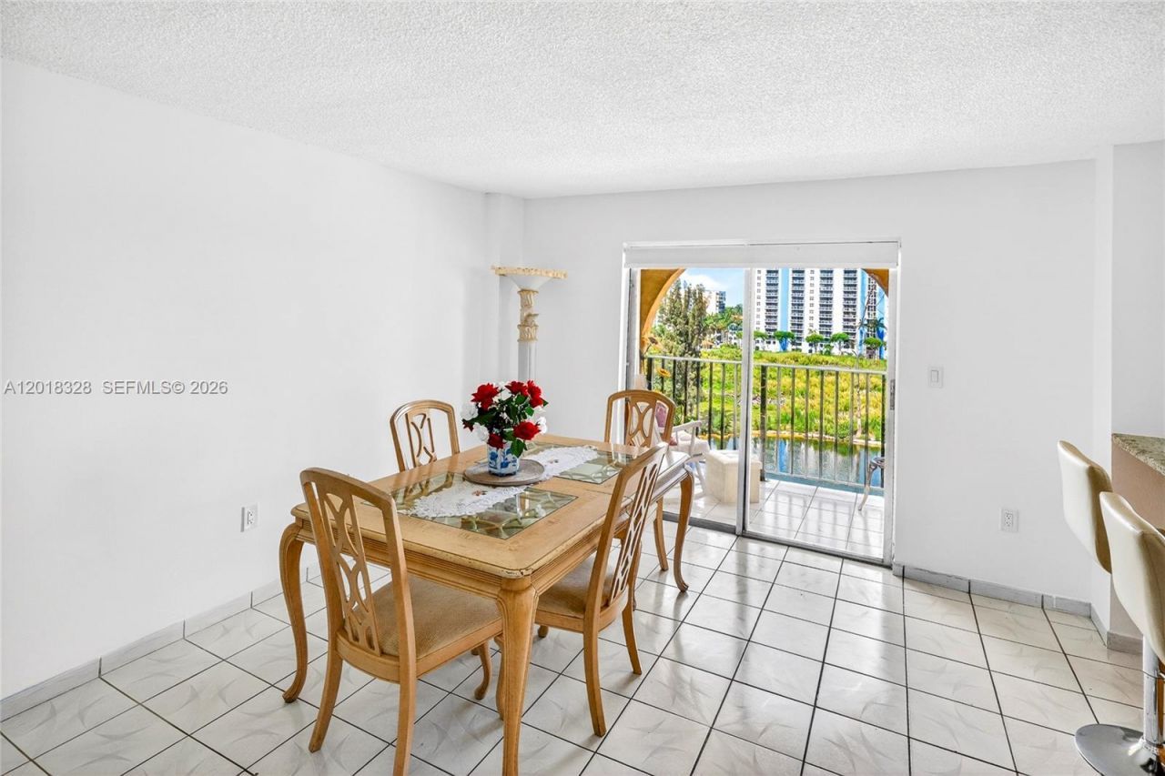 4801 NW 7th St , Miami, FL 33126 Photo