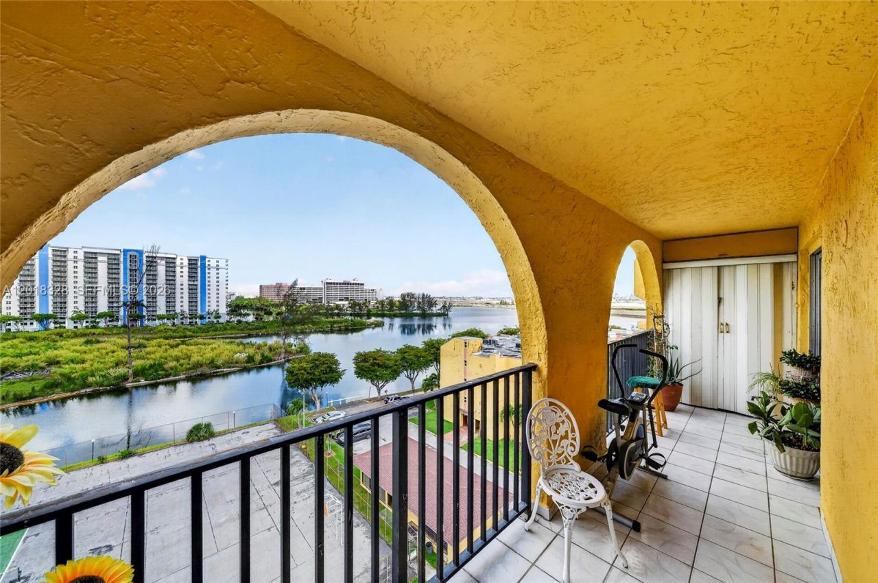 4801 NW 7th St , Miami, FL 33126 Photo