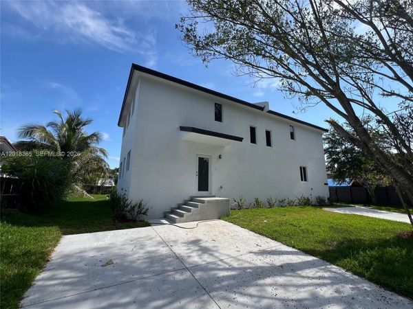 1759 NW 107 St , Miami, FL 33167