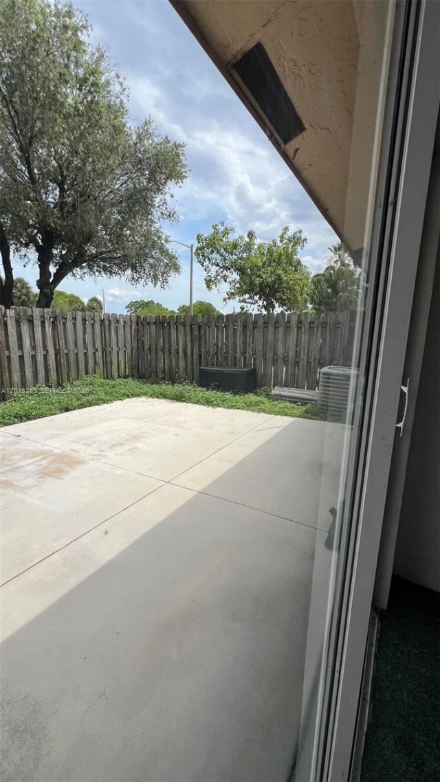 11065 NW 38th Pl, Sunrise, FL 33351 Photo