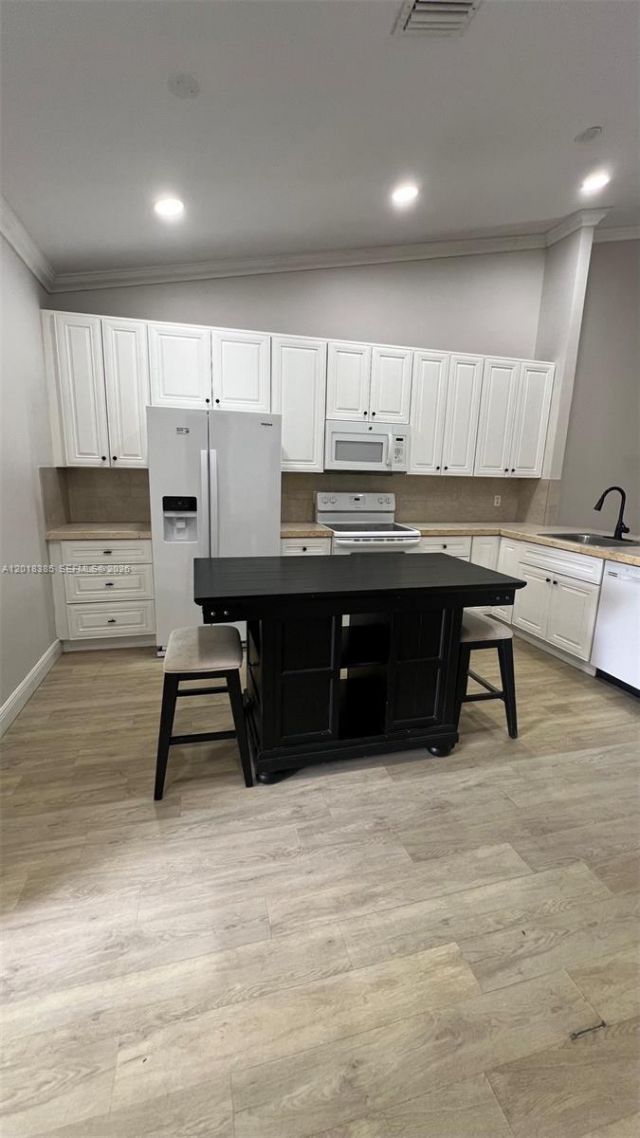 11065 NW 38th Pl, Sunrise, FL 33351 Photo