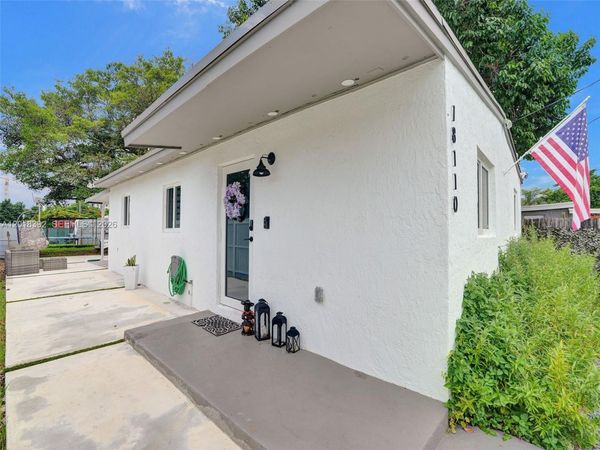 10222 SW 181st St , Miami, FL 33157