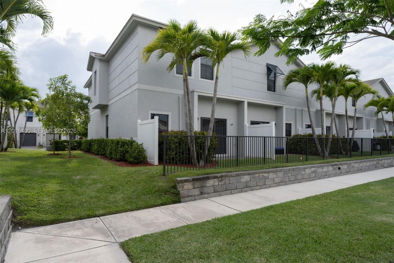 844 NW 3rd Way, Unit 844, Pompano Beach, FL 33060 Photo