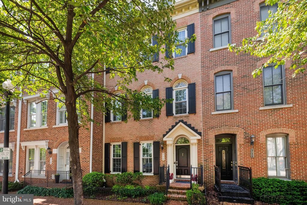 714 Day Lane, Alexandria, VA 22314 Main Photo