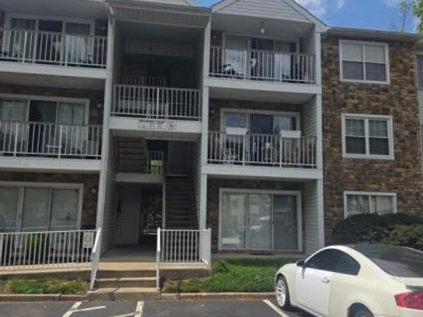 6 MULBERRY COURT, HAMILTON, NJ 08619