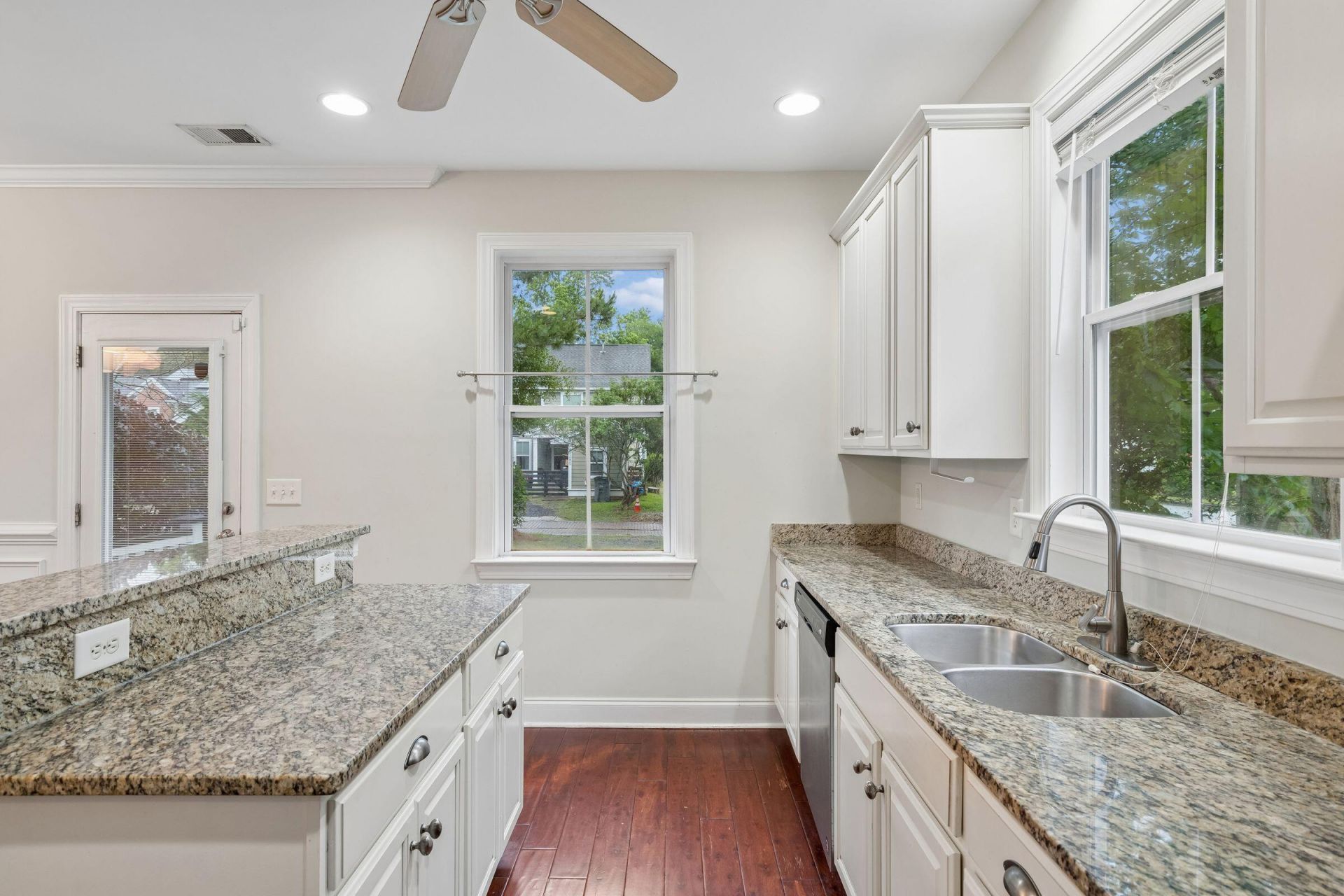 5201 Celtic Drive Photo 18