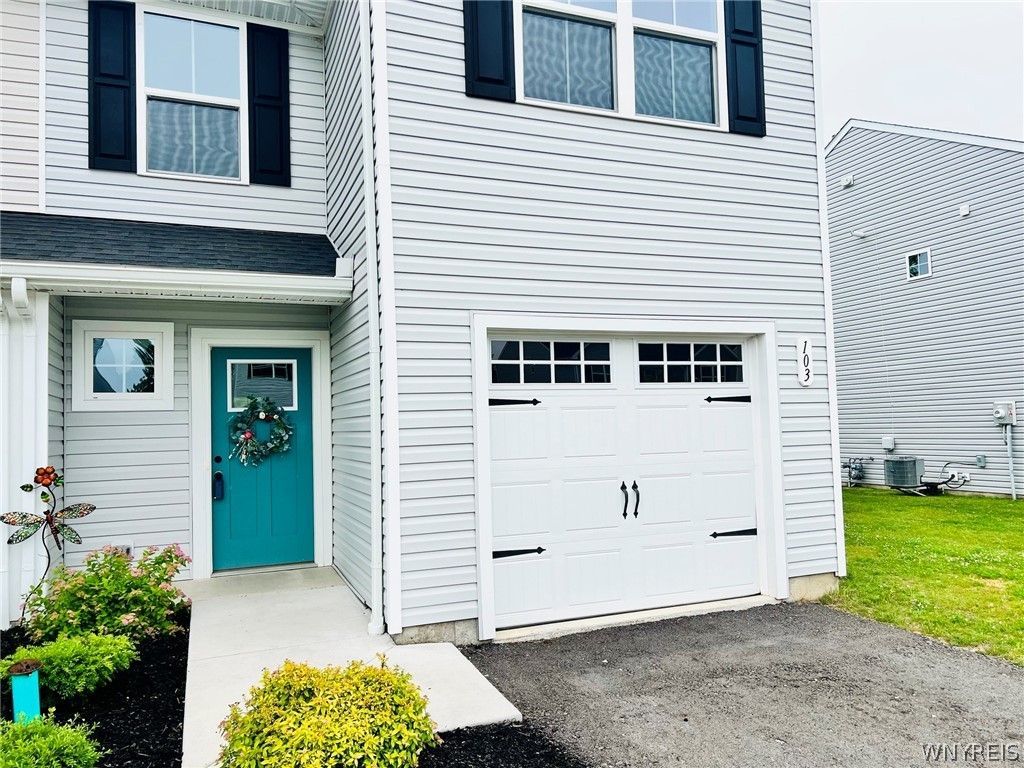 103 Grant Boulevard, West Seneca, NY 14218 Main Photo