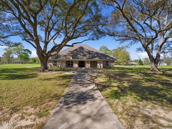400 Acorn Drive , Lafayette, LA 70507