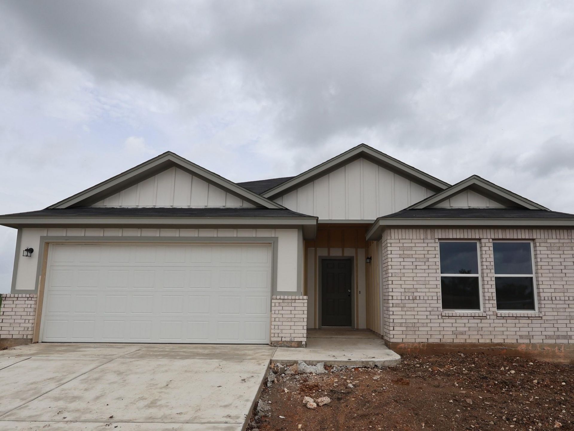 9404 Furman Dr, Austin, TX 78747 Main Photo
