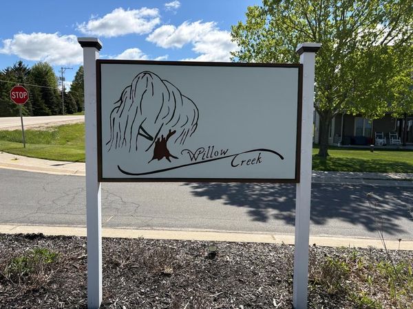 W2294 SCHURE DRIVE, Unit Lt76, Oconomowoc, WI 53066
