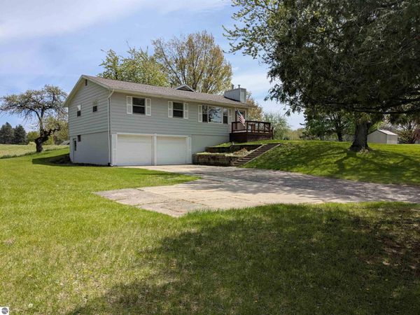 4441 Meridian Road S, Mt Pleasant, MI 48858