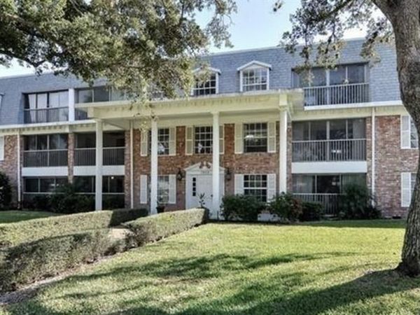 1900 Alamanda DR, Unit 202, NAPLES, FL 34102