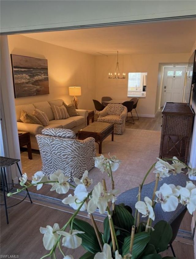 1900 Alamanda Dr, Unit 202, Naples, FL 34102 Photo
