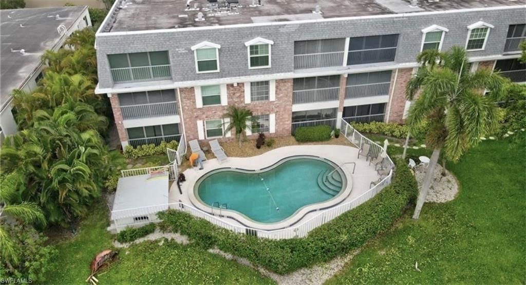 1900 Alamanda Dr, Unit 202, Naples, FL 34102 Photo